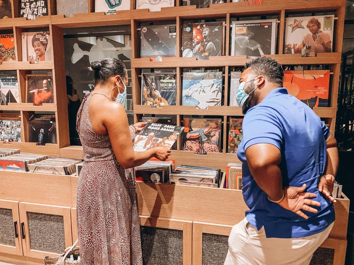 Vignette Collection Yours Truly Dc By Ihg Washington Bagian luar foto Record store day 2019