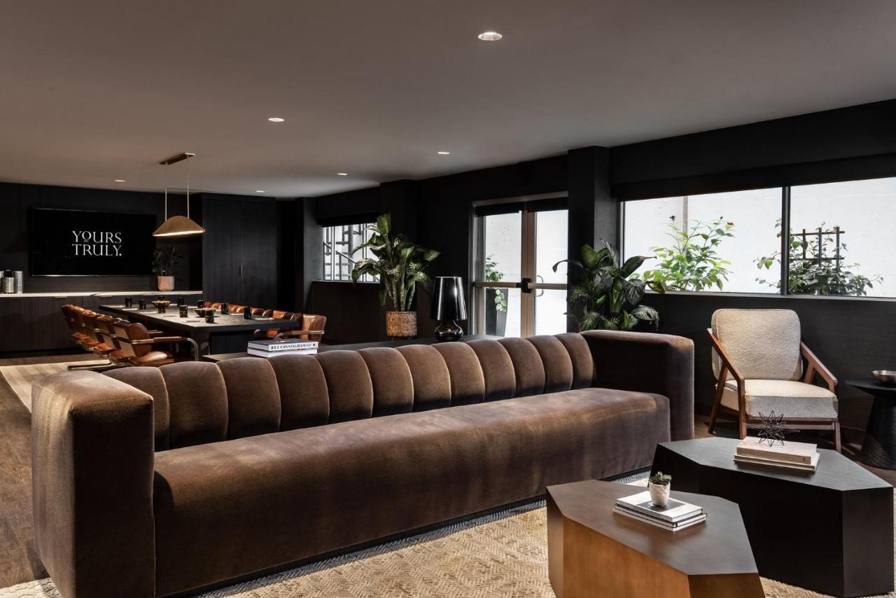Vignette Collection Yours Truly Dc By Ihg Washington Bagian luar foto The lounge at the airport