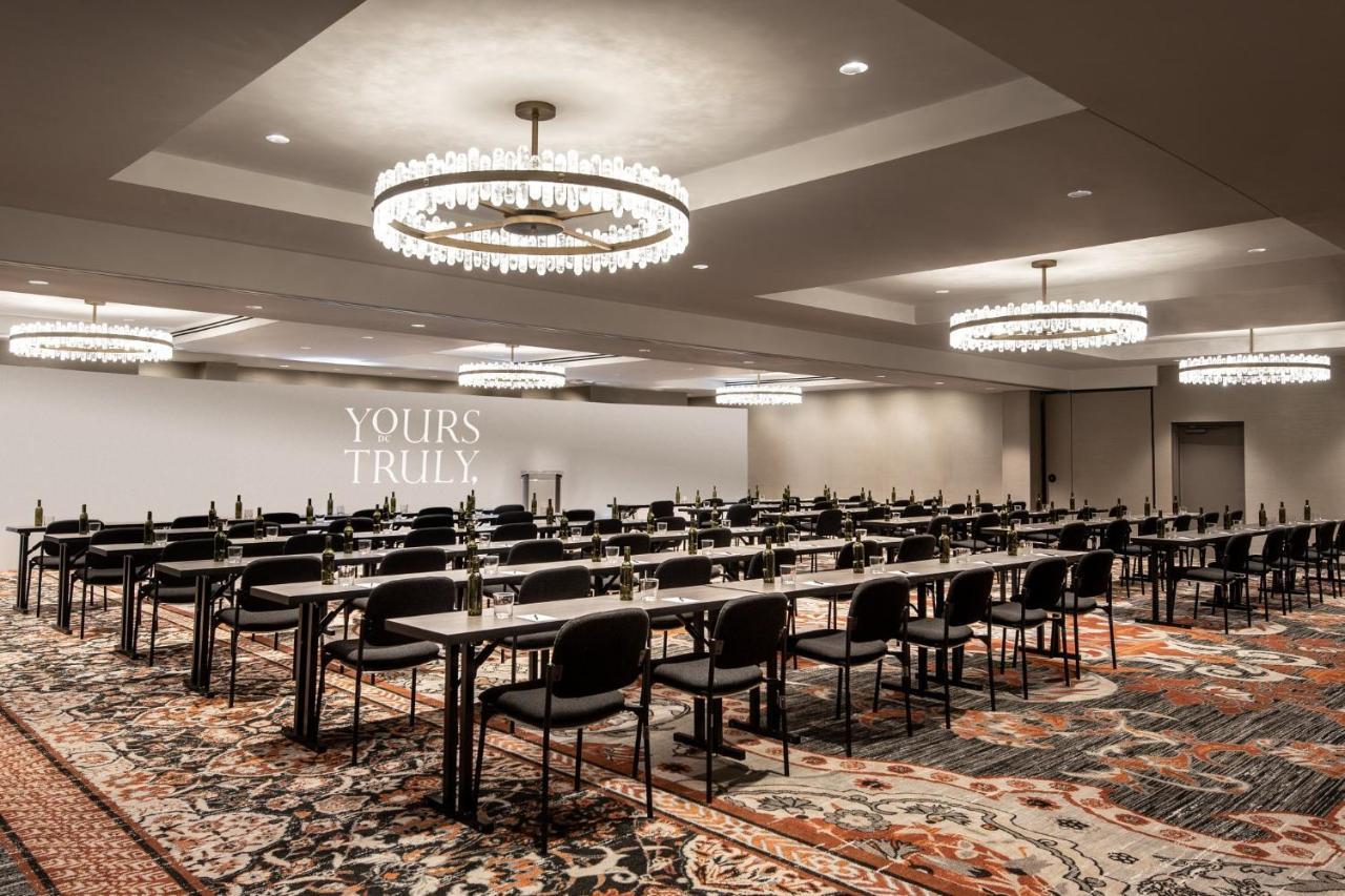 Vignette Collection Yours Truly Dc By Ihg Washington Bagian luar foto The ballroom at the hotel