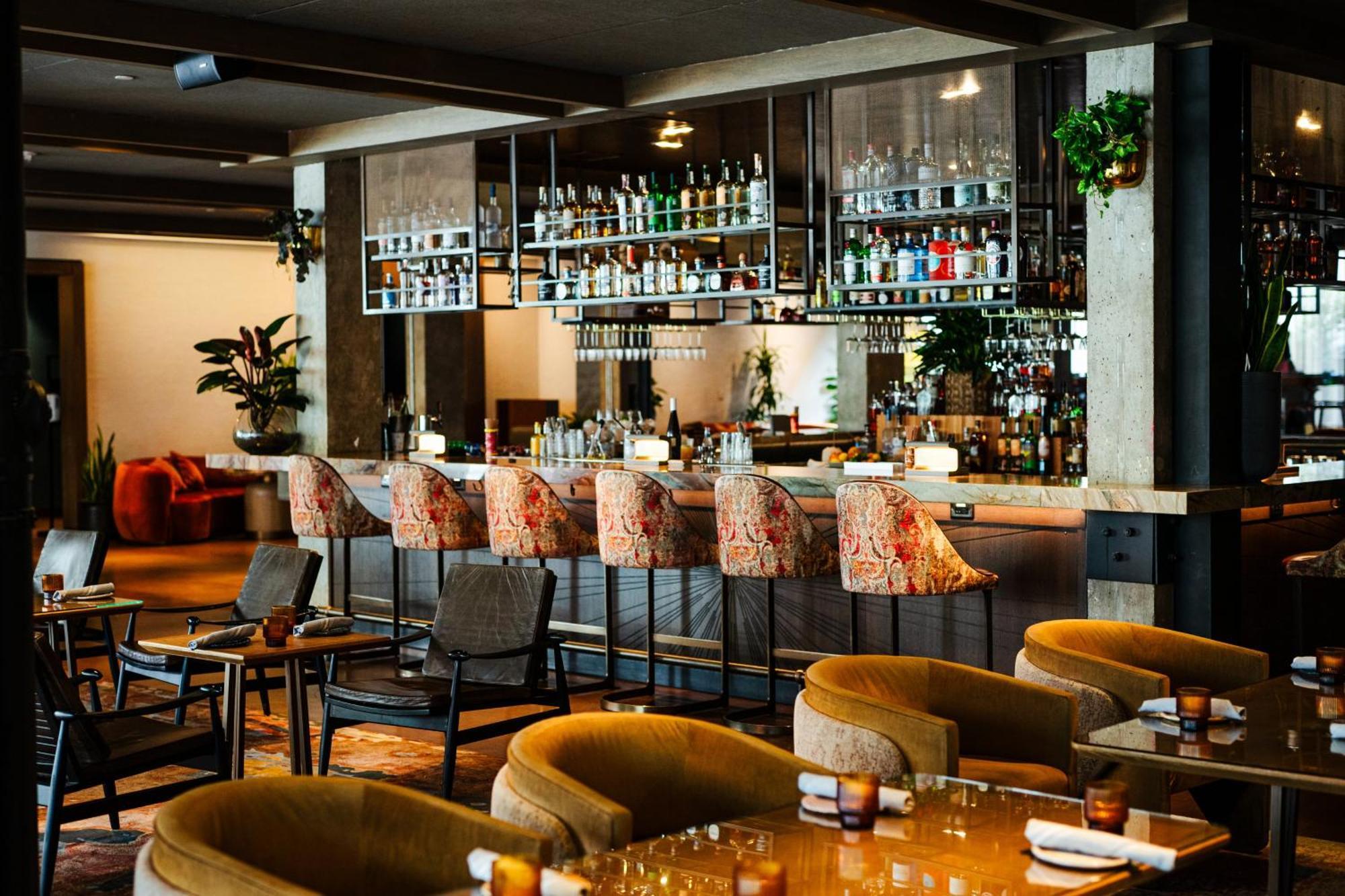 Vignette Collection Yours Truly Dc By Ihg Washington Bagian luar foto The bar at the restaurant