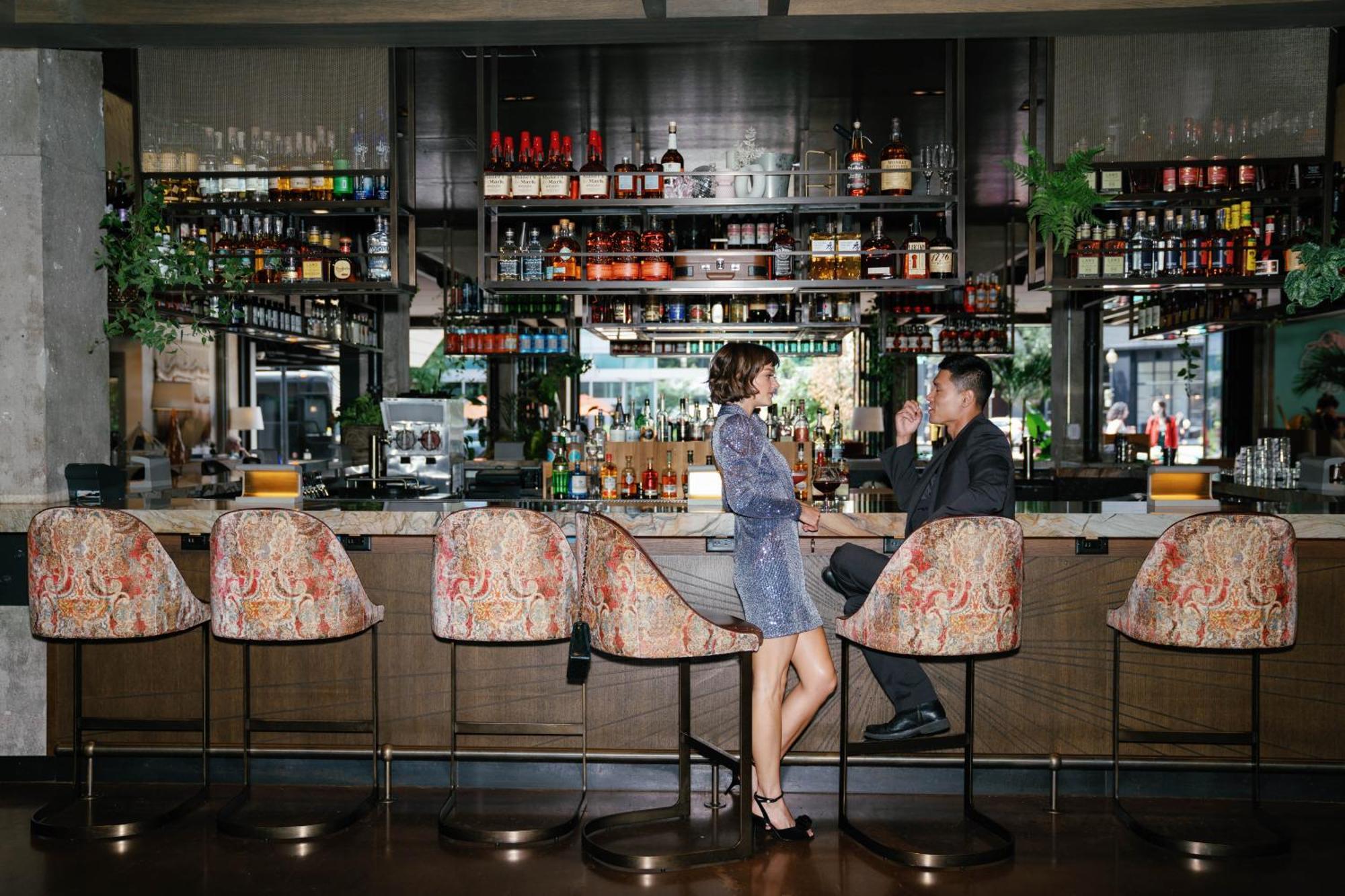 Vignette Collection Yours Truly Dc By Ihg Washington Bagian luar foto The bar at the London Edition